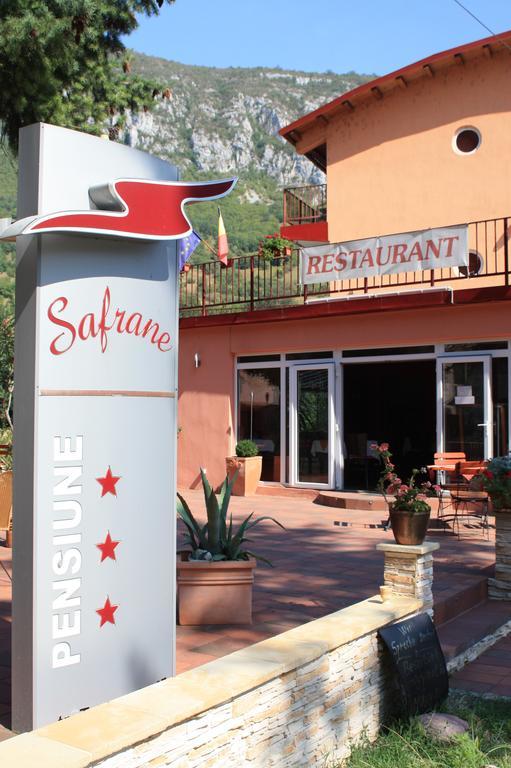 Pensiune Safrane Baile Herculane Exterior photo